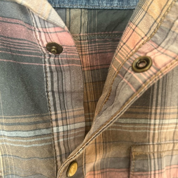 Wrangler Retro Plaid Button-Up Shirt - Picture 8 of 9